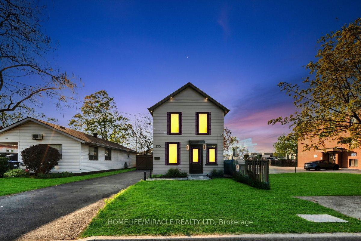 195 Randi Road, Mississauga, ON L5A 1V6