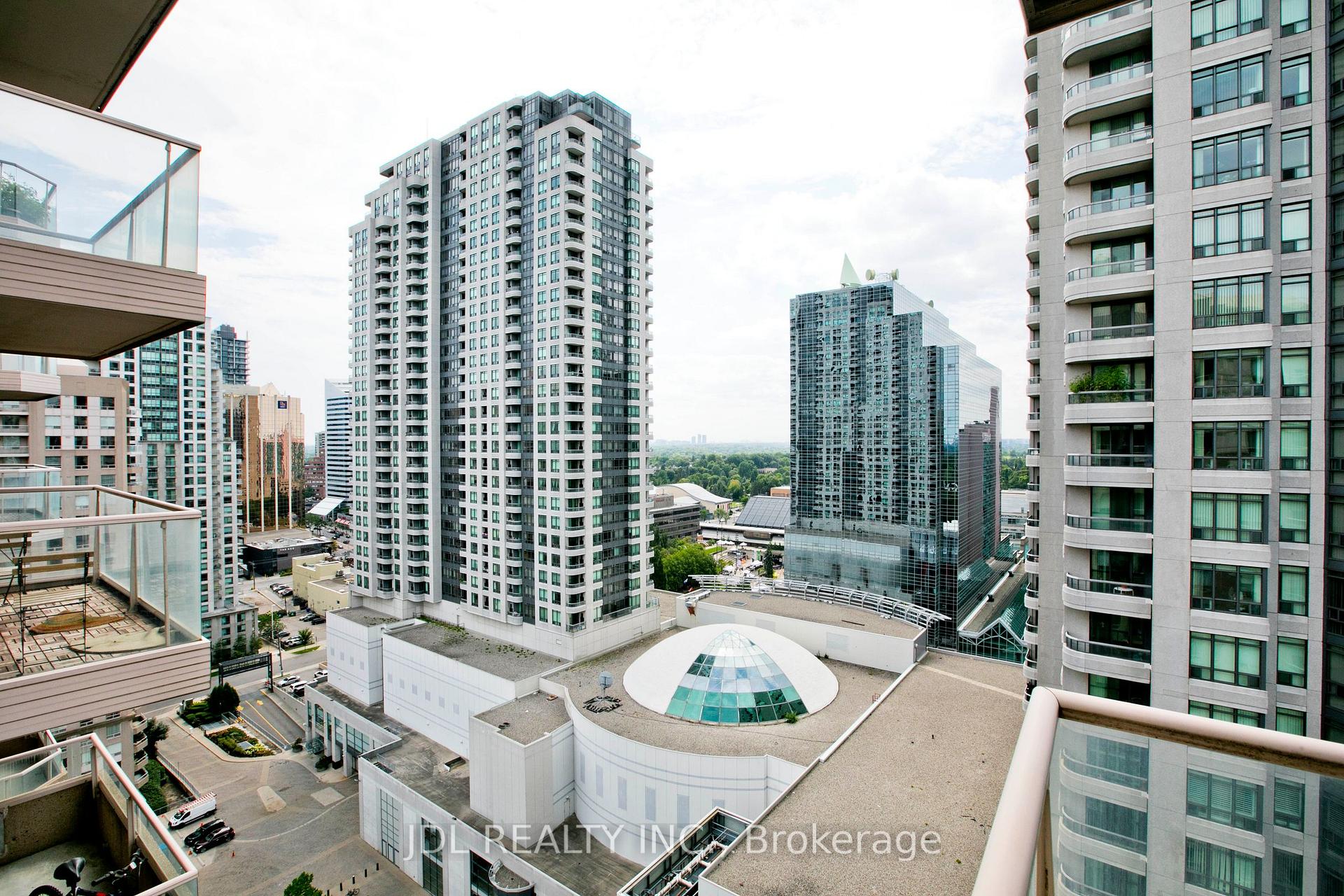 2 Bedrooms Condo at 35 EMPRESS, Toronto For sale