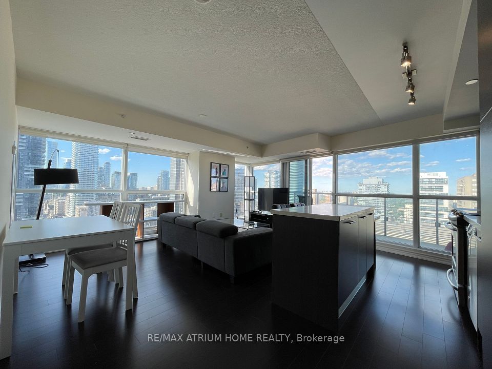 386 Yonge Street