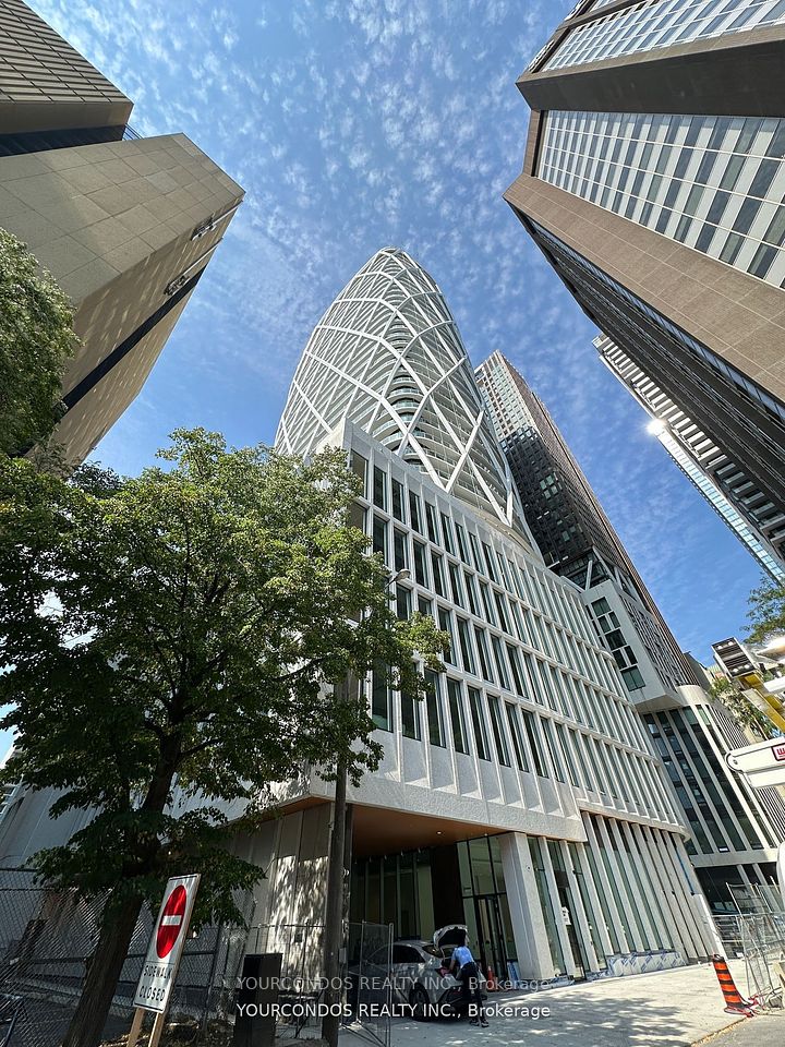 230 SIMCOE Street