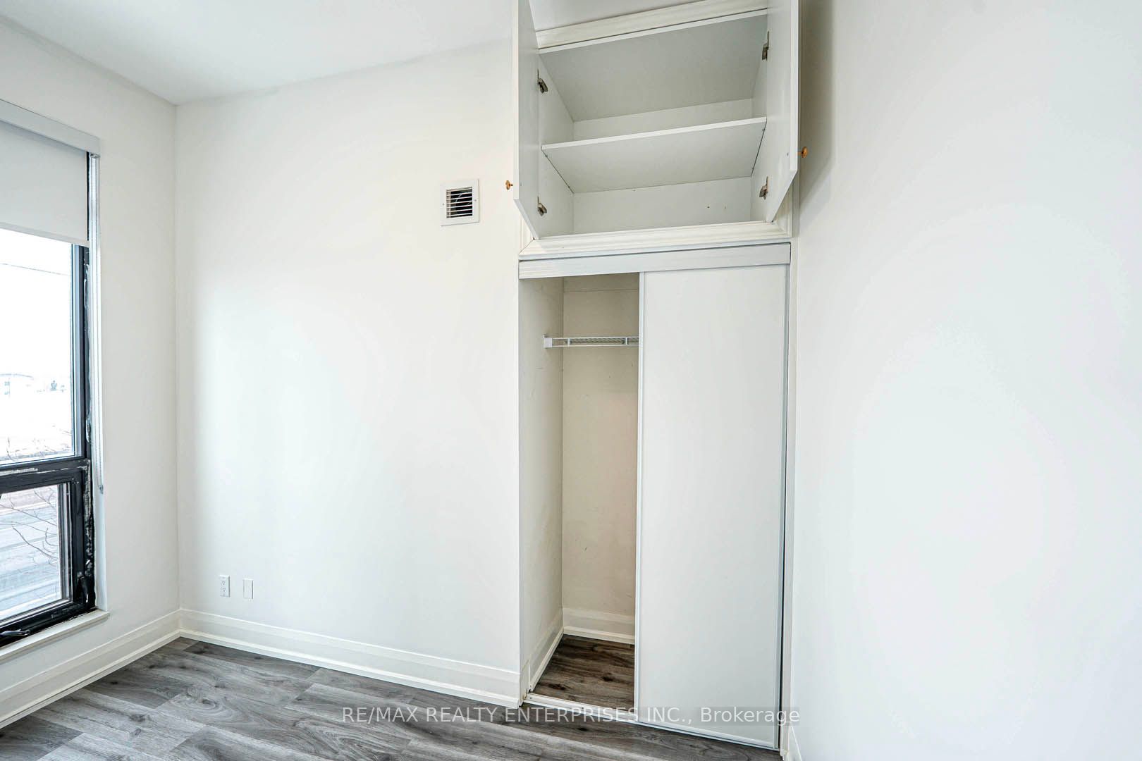 2900 Highway 7 Road, #206