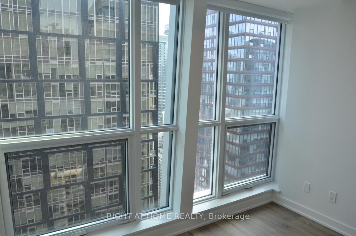 1 Bedroom Condo at 327 King, Toronto For sale
