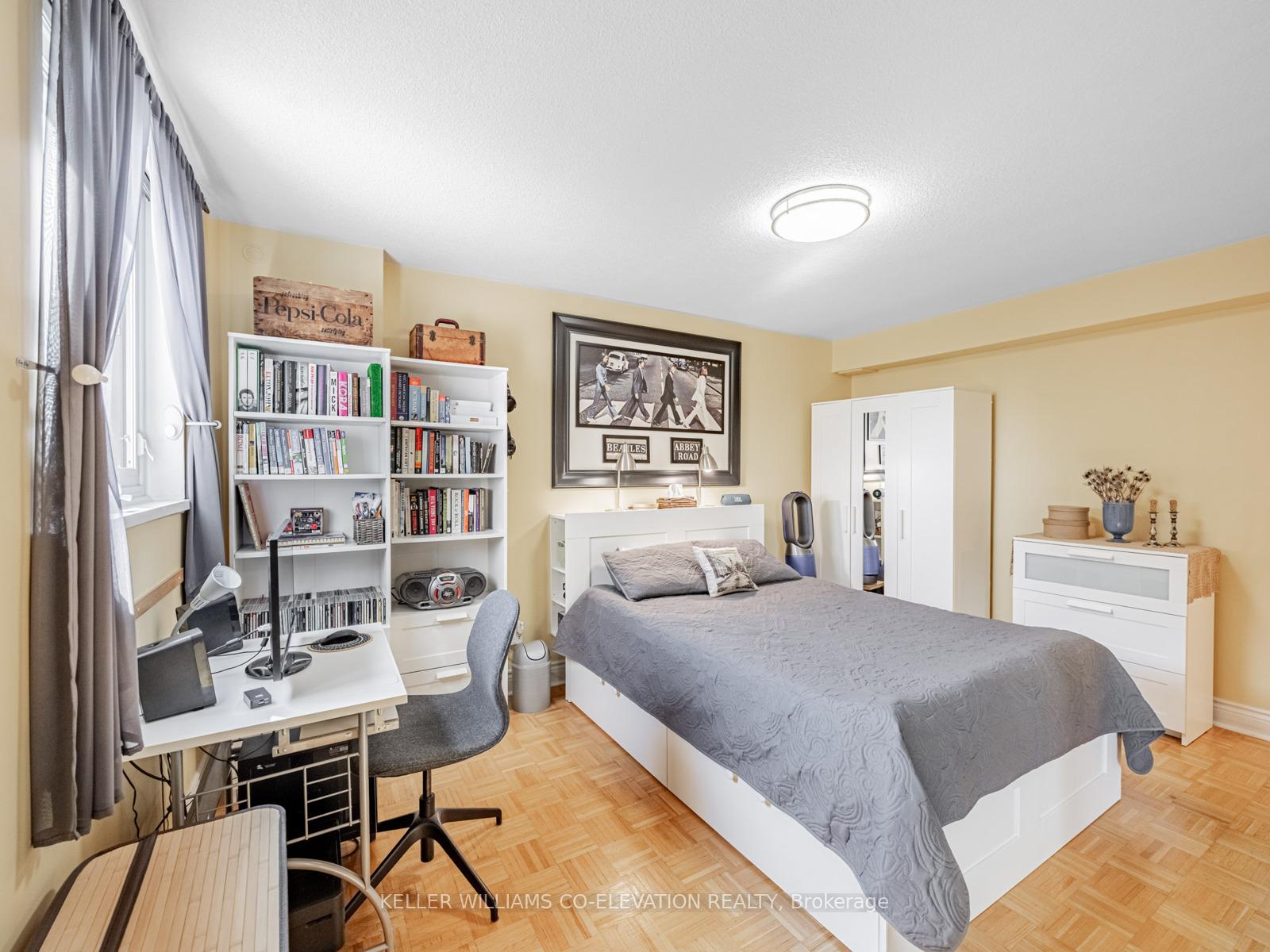 3 Bedrooms Condo at 250 Scarlett, Toronto For sale