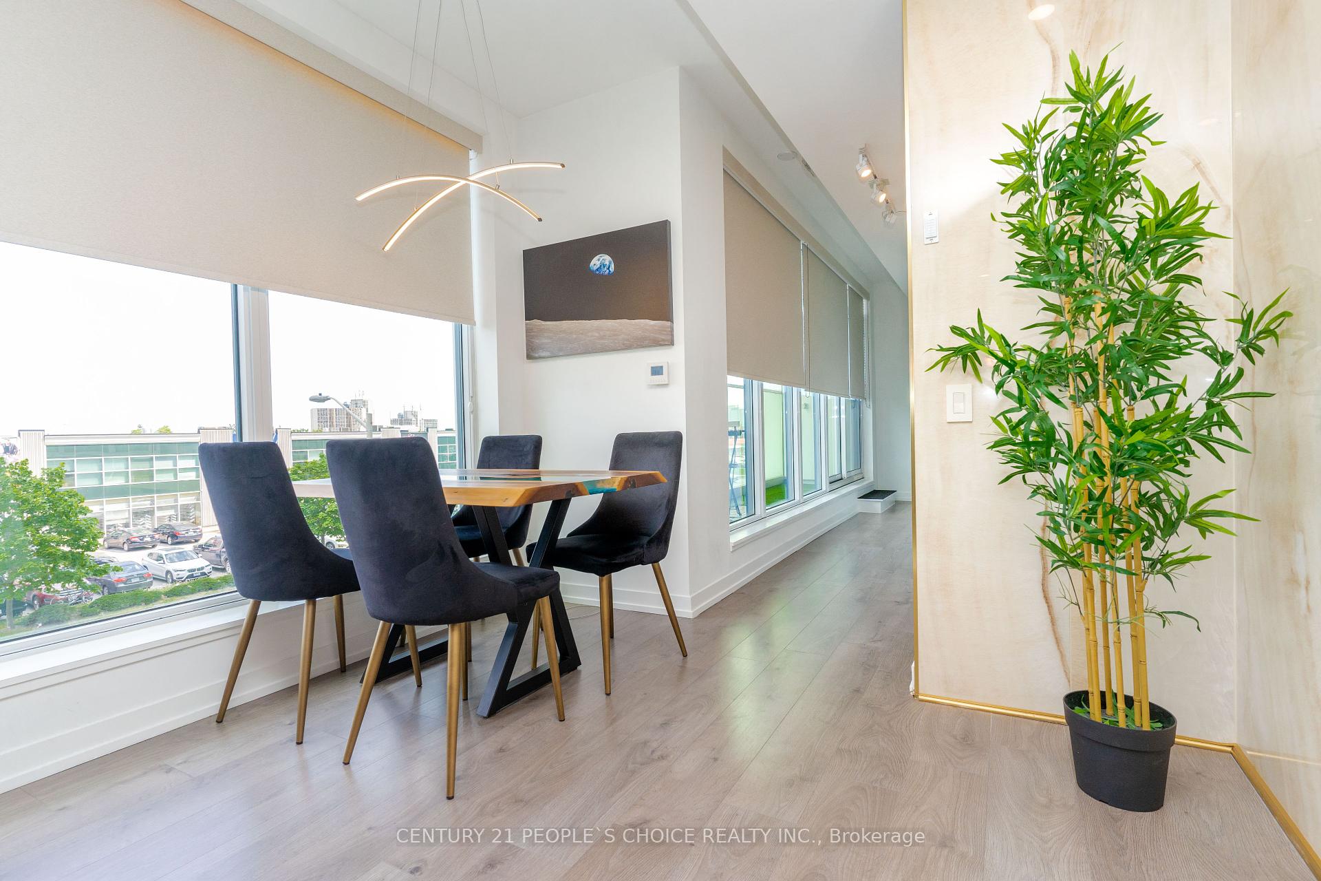 3 Bedrooms Condo at 950 Portage, Vaughan For sale