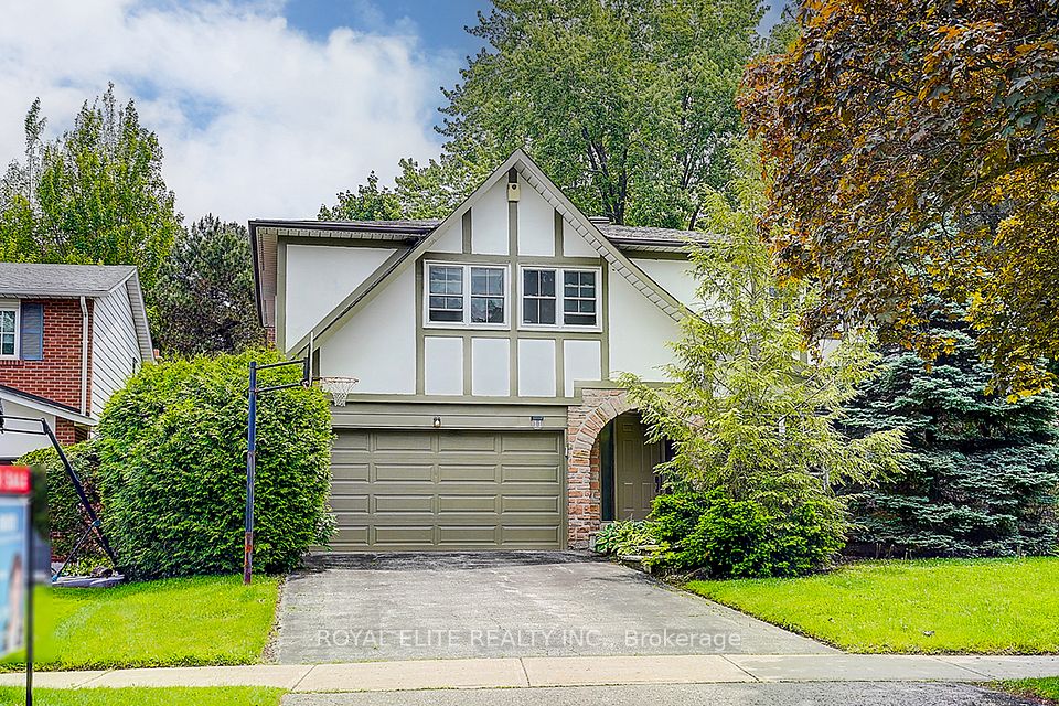 11 Abbeywood Trail, Toronto, ON M3B 3B4