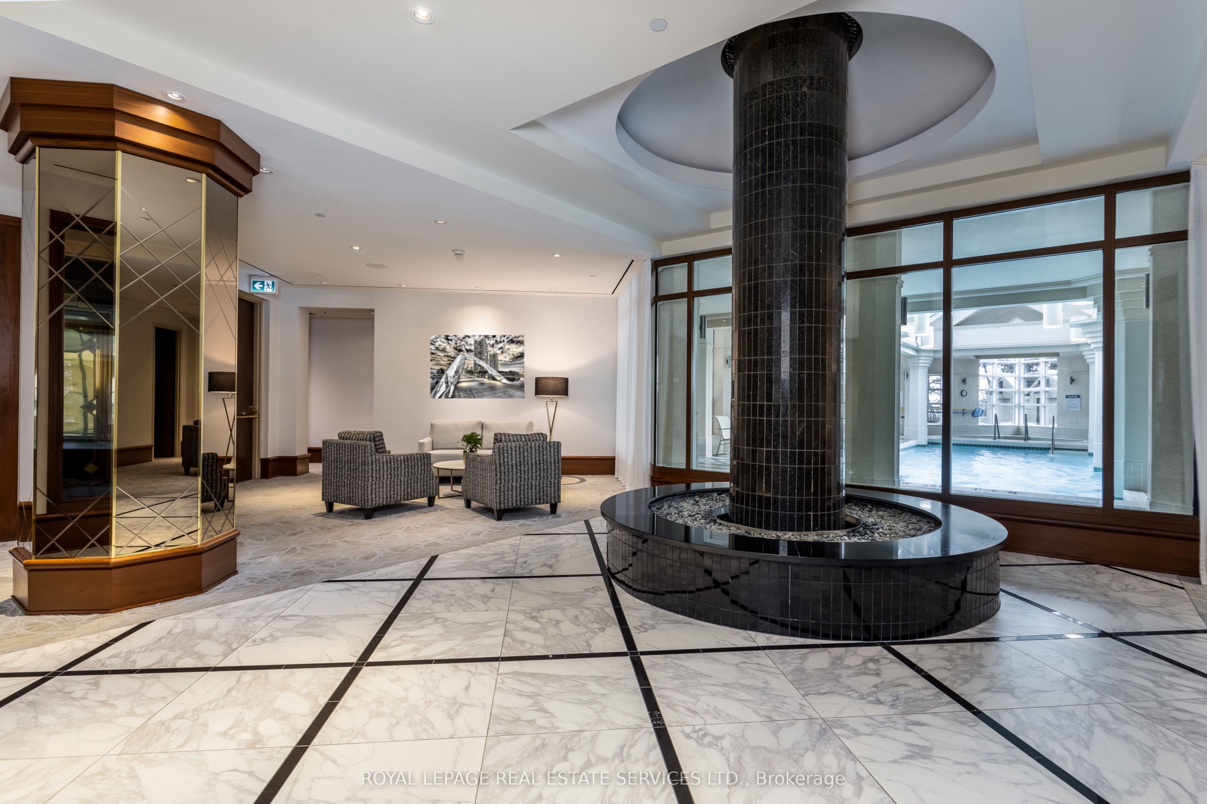1 Palace Pier Court, #1806
