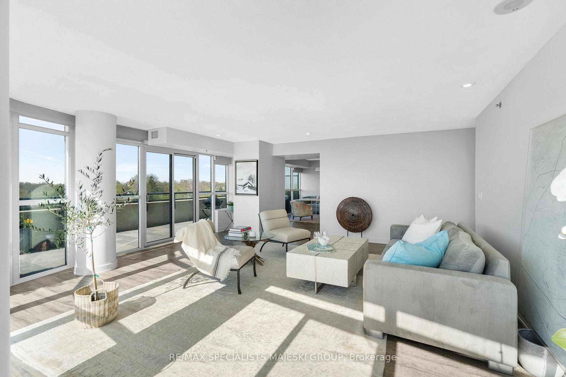 3 Bedrooms Condo at 11 Superior, Toronto For sale