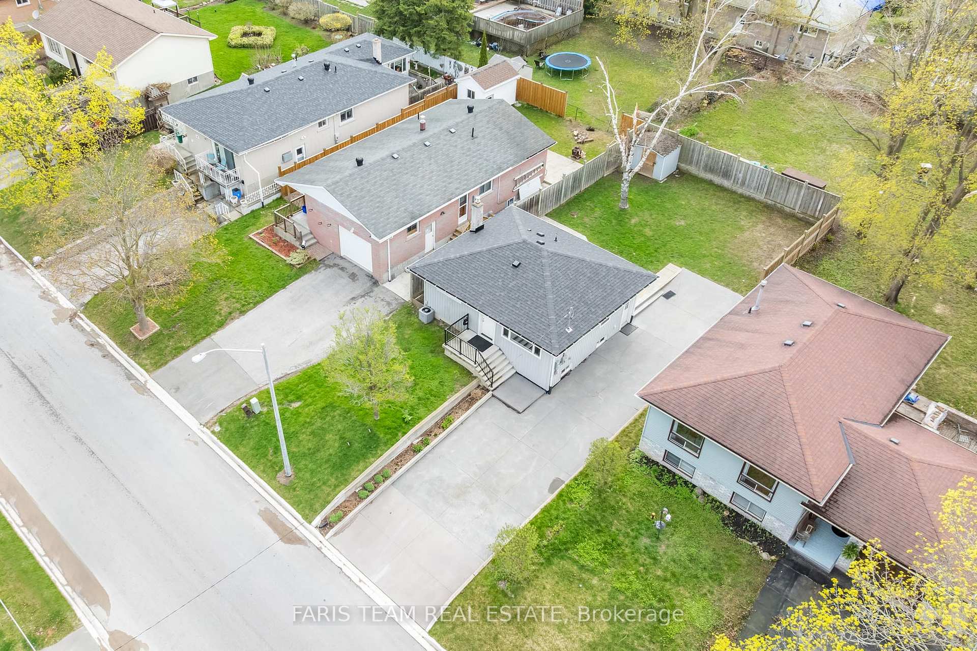 135 Gunn Street, Barrie, ON L4M 2H6