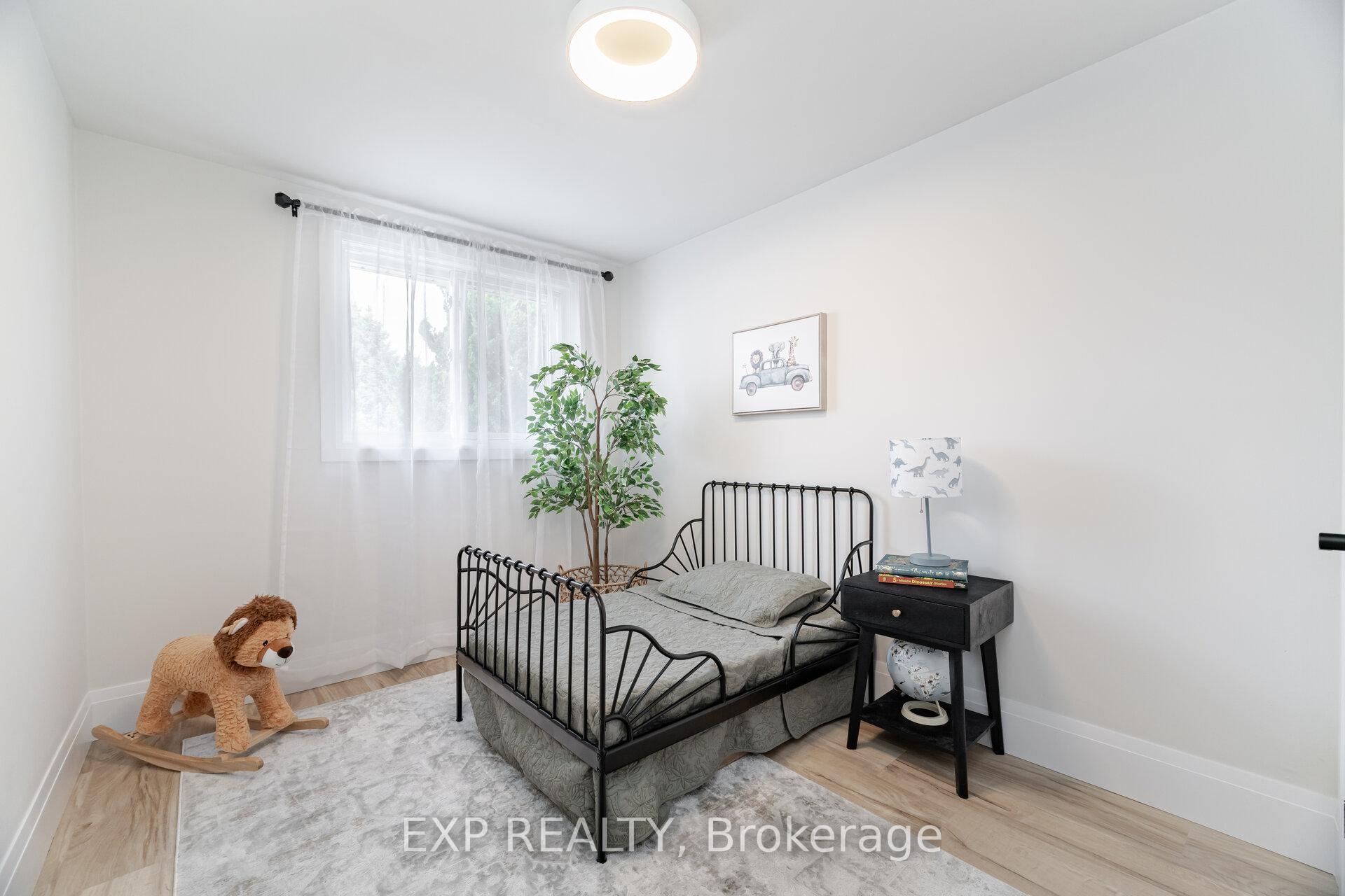 3 Bedrooms Condo at 120 Quigley, Hamilton For sale