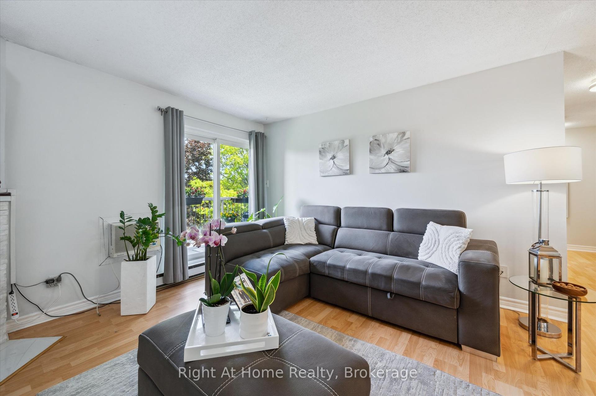 2 Bedrooms Condo at 1450 Glen Abbey, Oakville For sale
