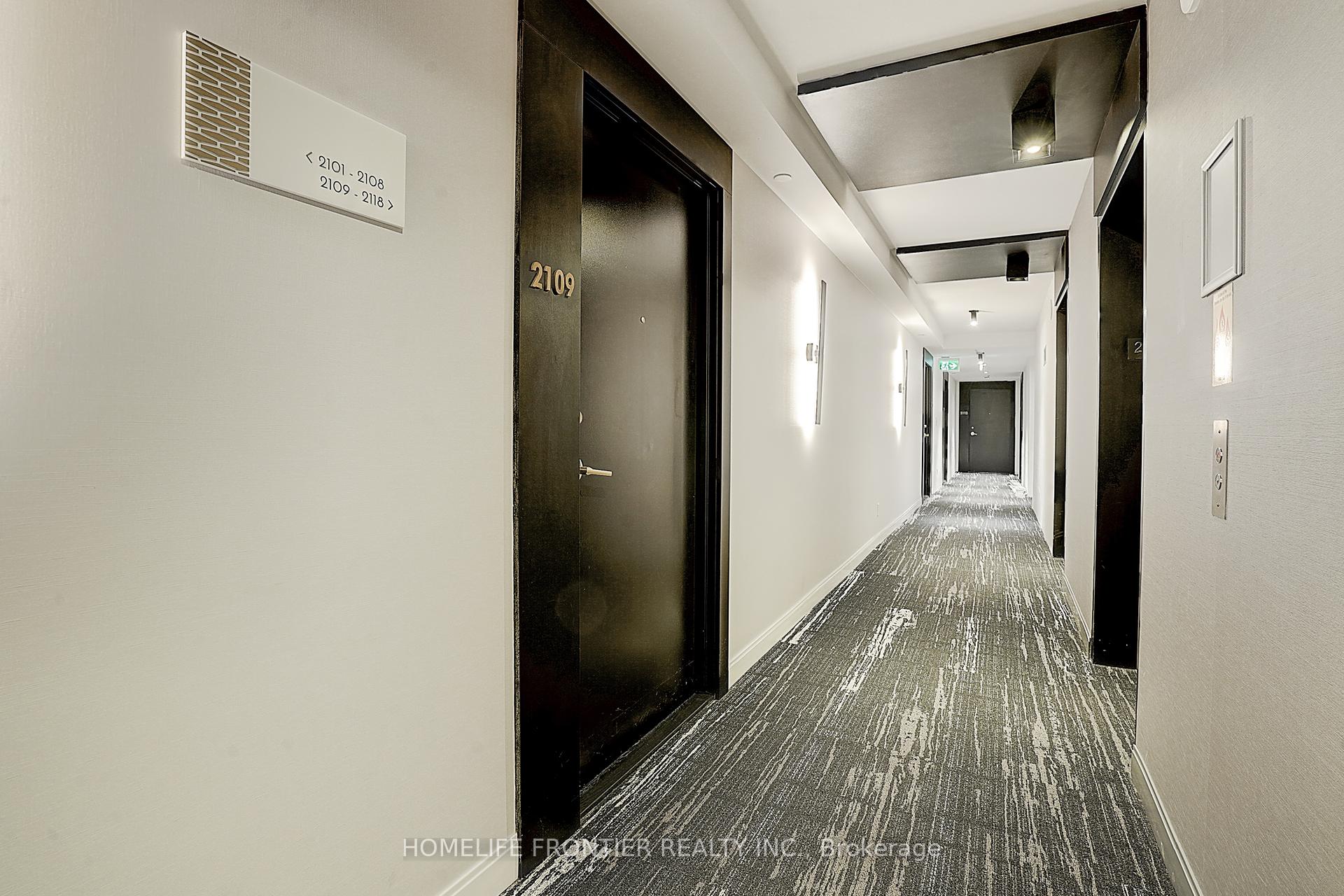 2 Bedrooms Condo at 85 Wood,  Toronto For sale