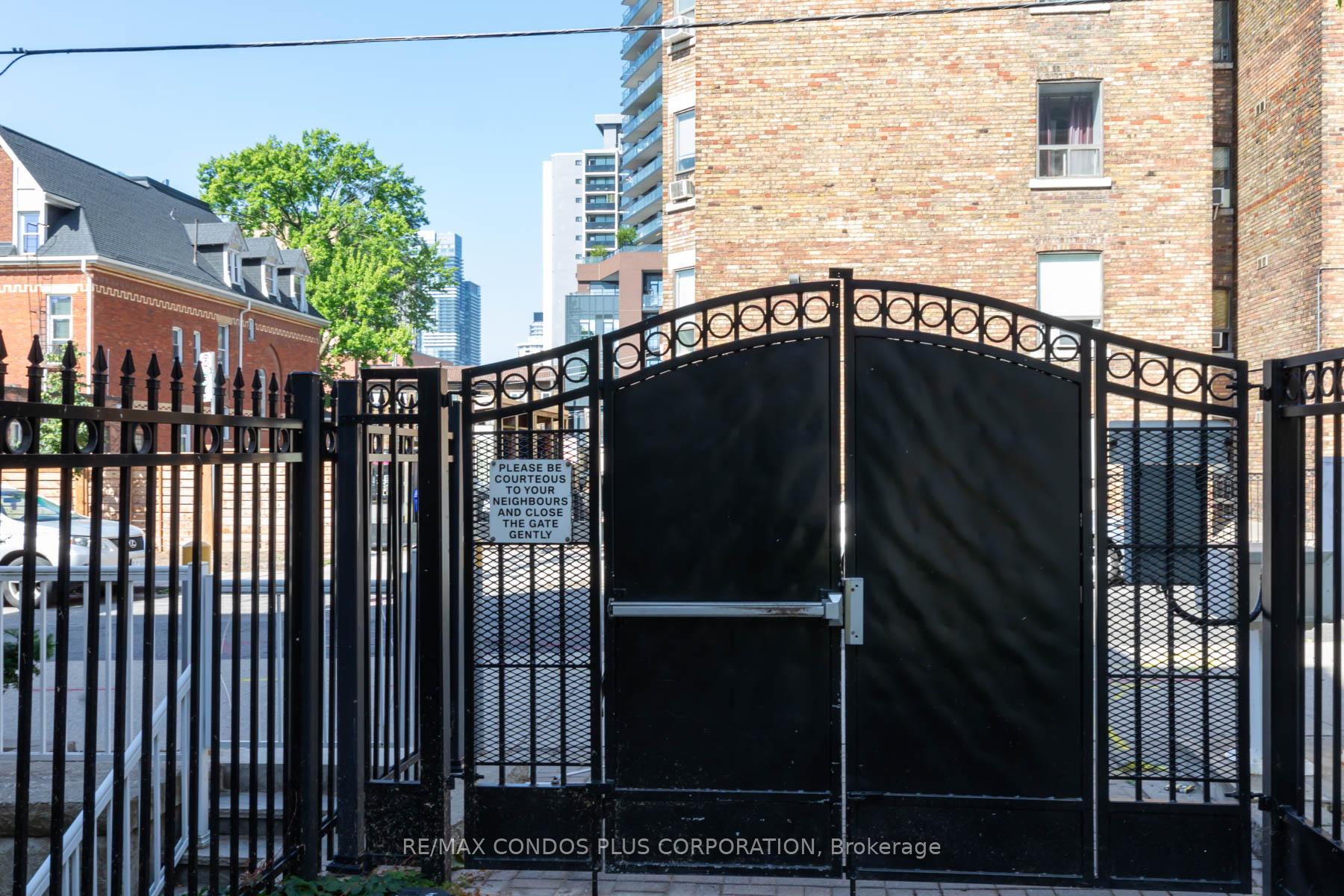1 Bedroom Condo at 179 Bleecker, Toronto For sale