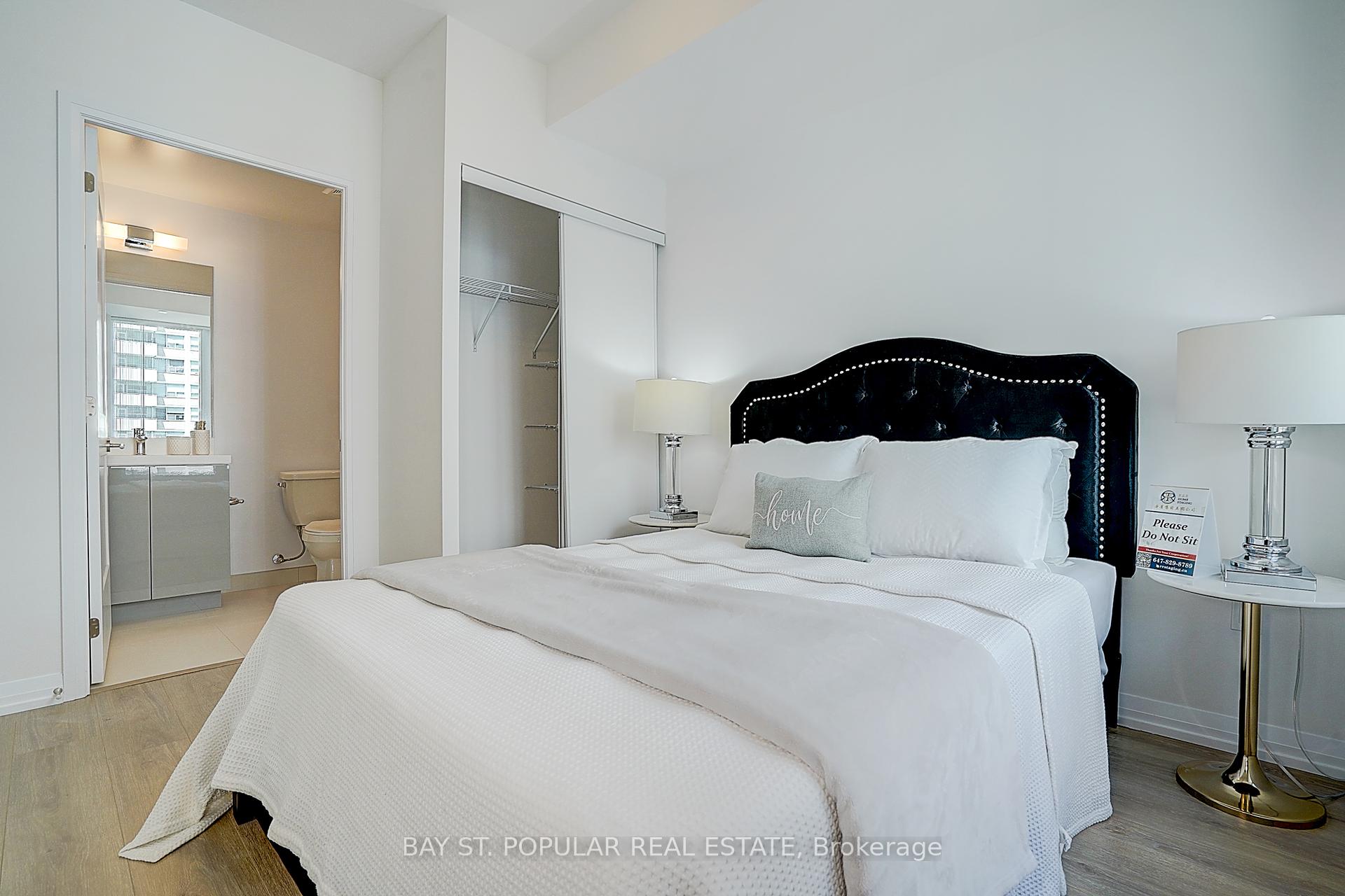 2 Bedrooms Condo at 50 Dunfield, Toronto For sale