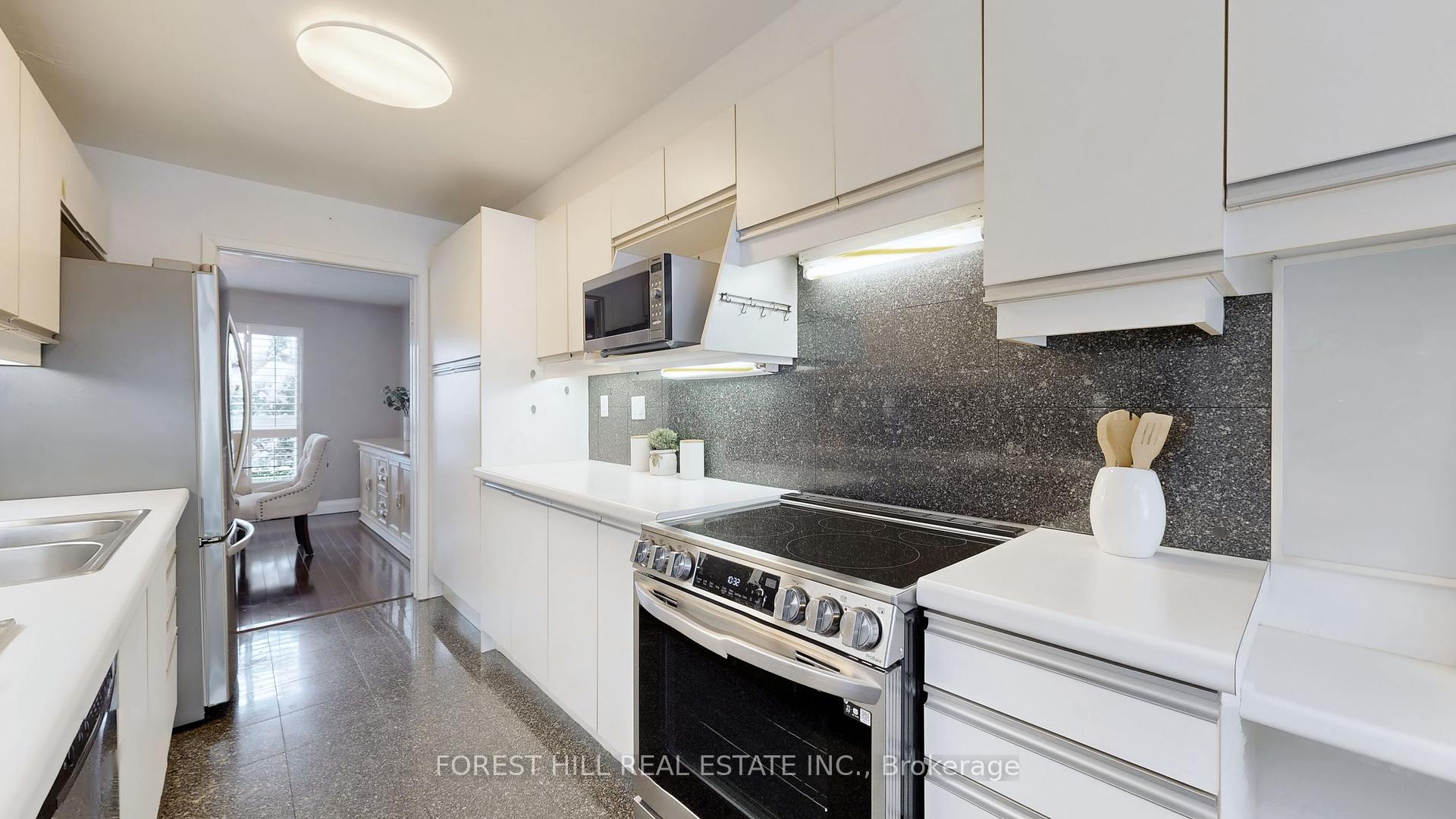 4 Bedrooms Condo at 33 Proudbank Millway, Toronto For sale