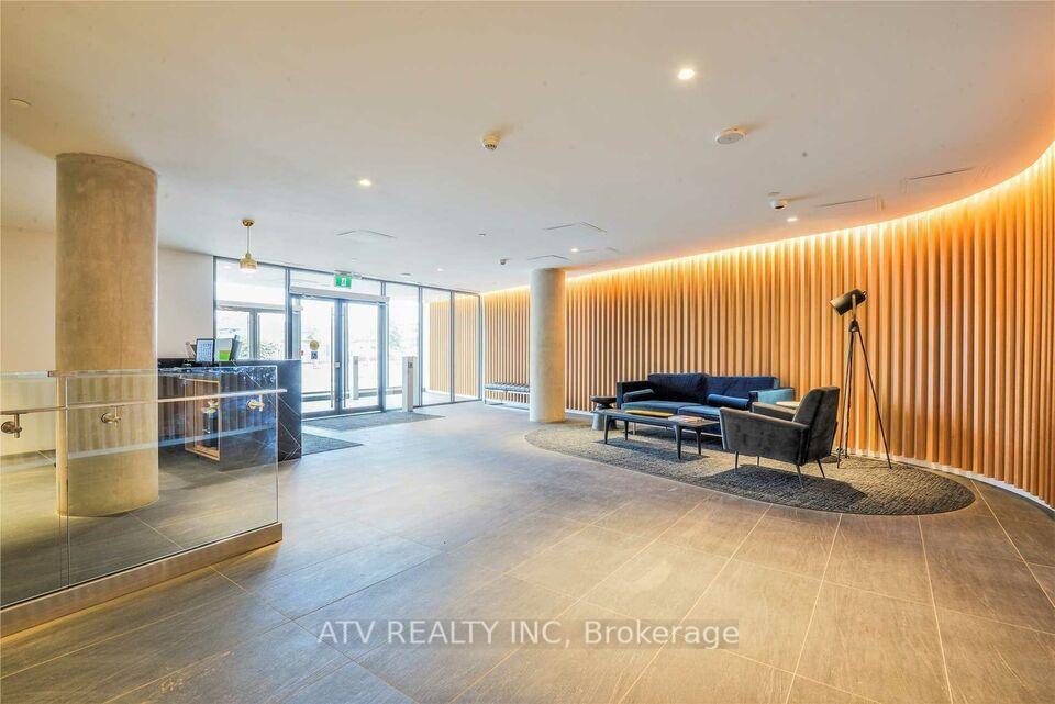 2 Bedrooms Condo at 160 Flemington, Toronto For sale