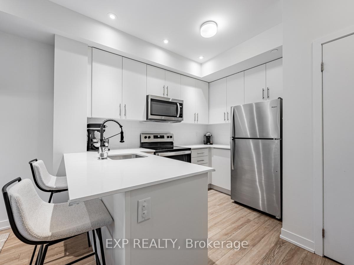 2 Bedrooms Condo at 3409 Ridgeway,  Mississauga For sale