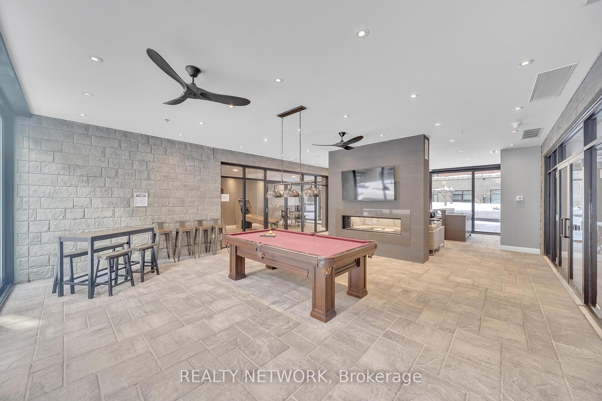 2 Bedrooms Condo at 1 Redfern, Hamilton For sale