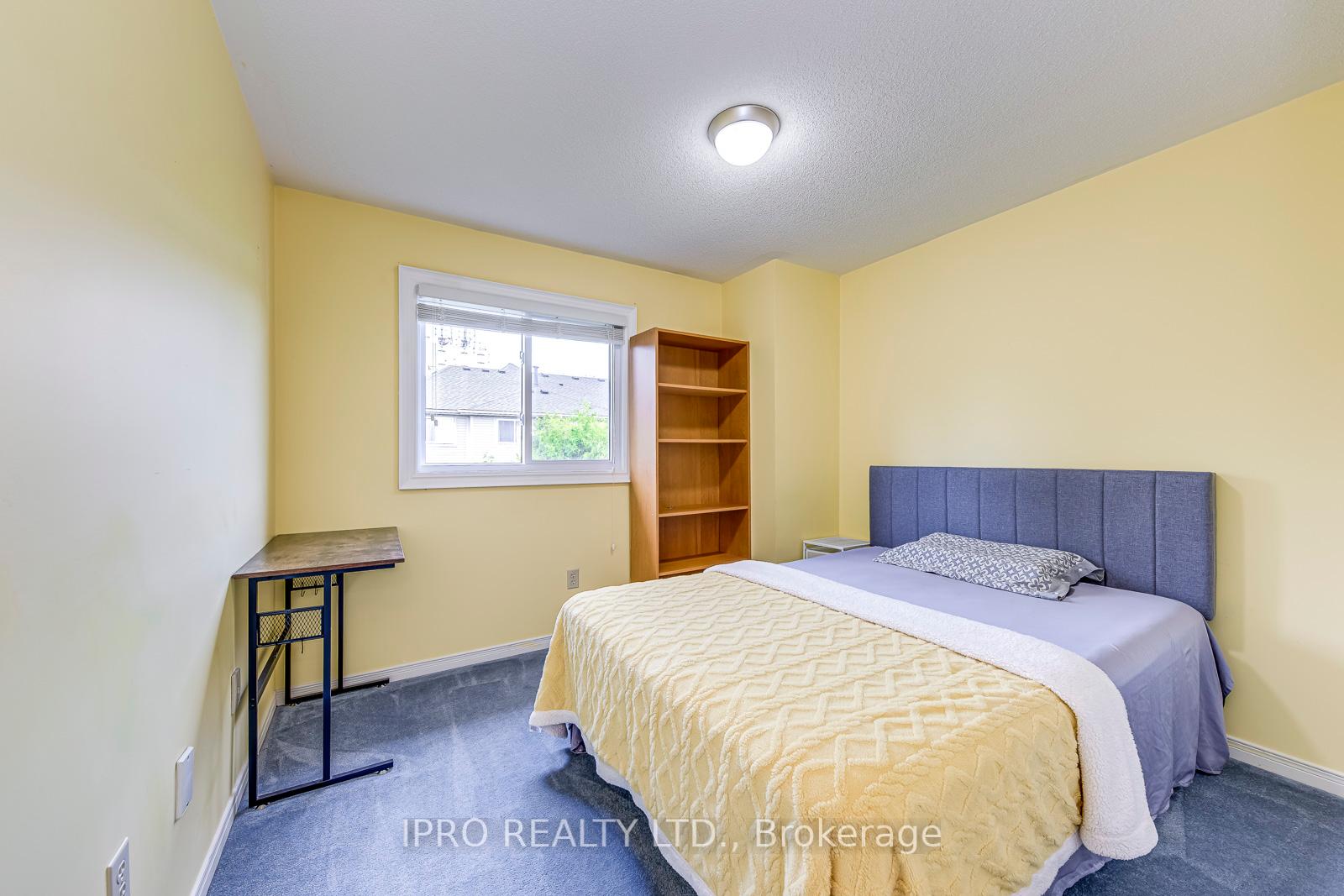 3 Bedrooms Condo at 2051 MERCHANTS, Oakville For sale