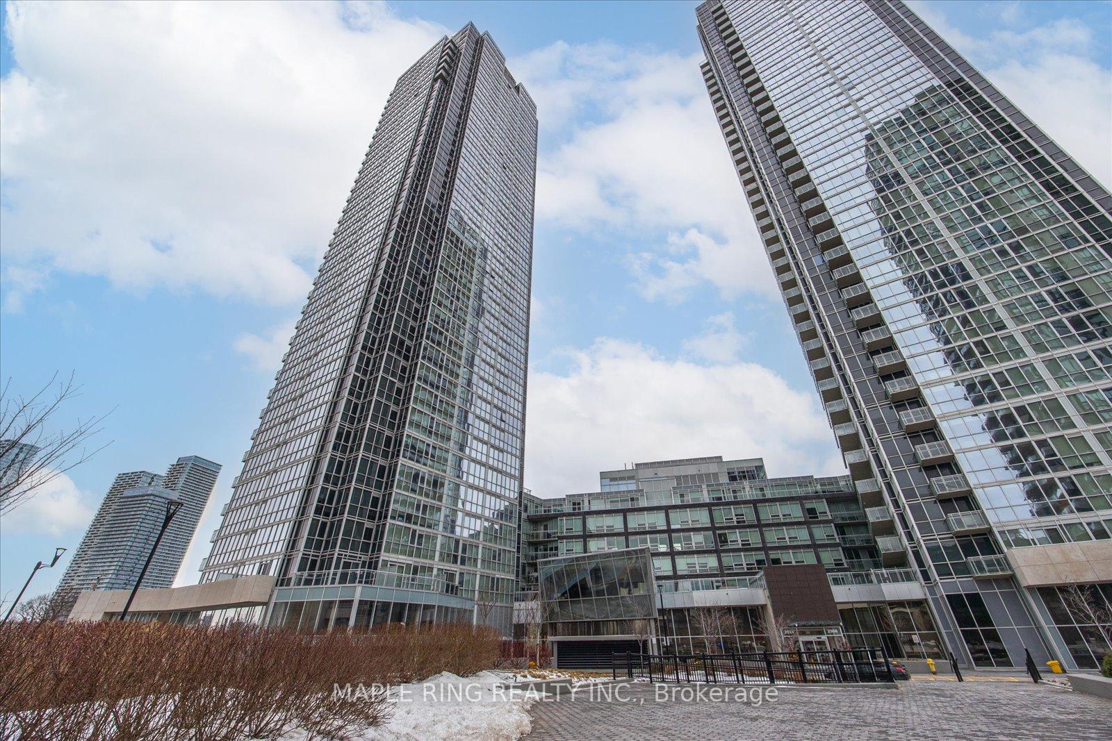 2 Bedrooms Condo at 2916 Highway 7, Vaughan For sale