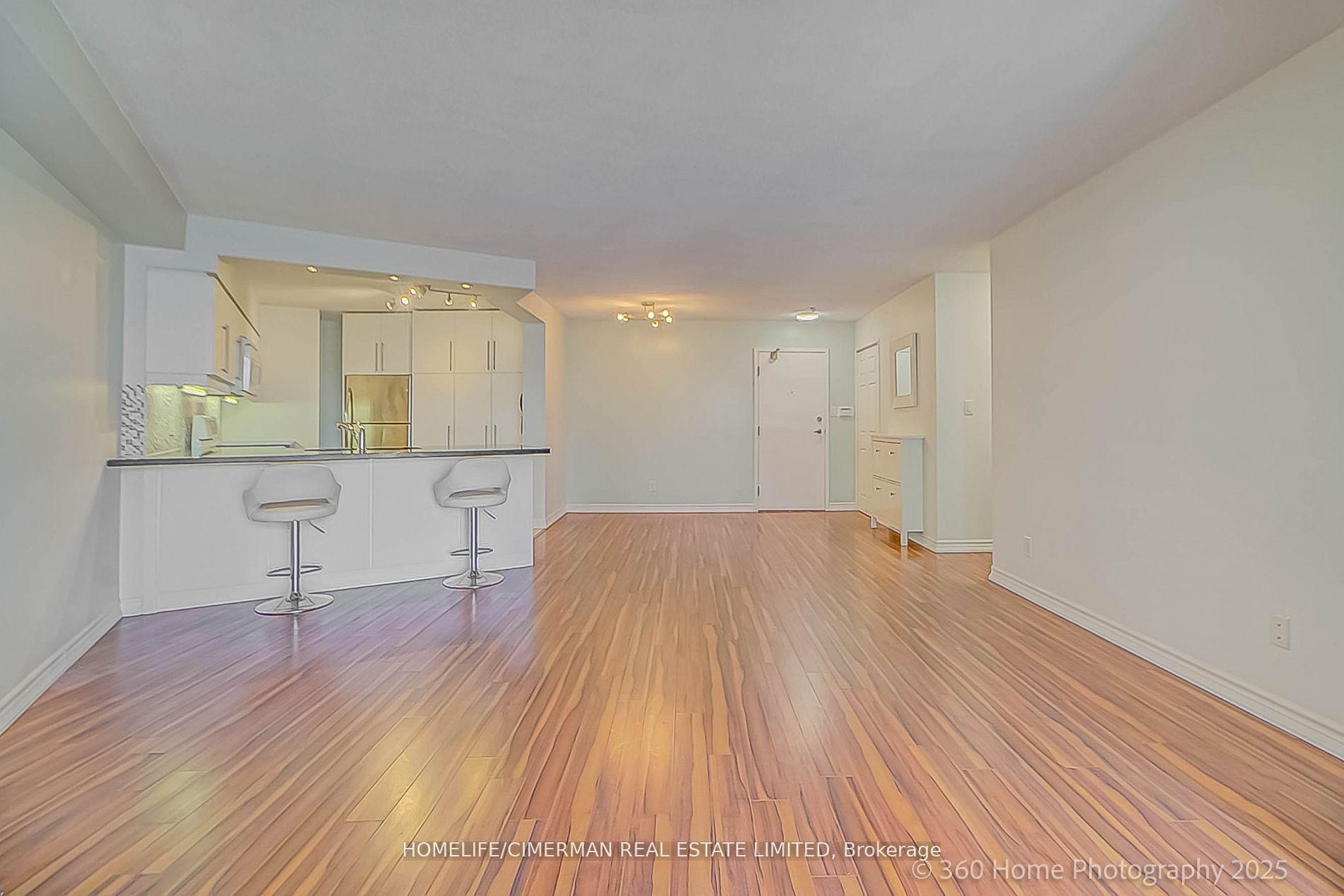 2 Bedrooms Condo at 20 Southport, Toronto For sale