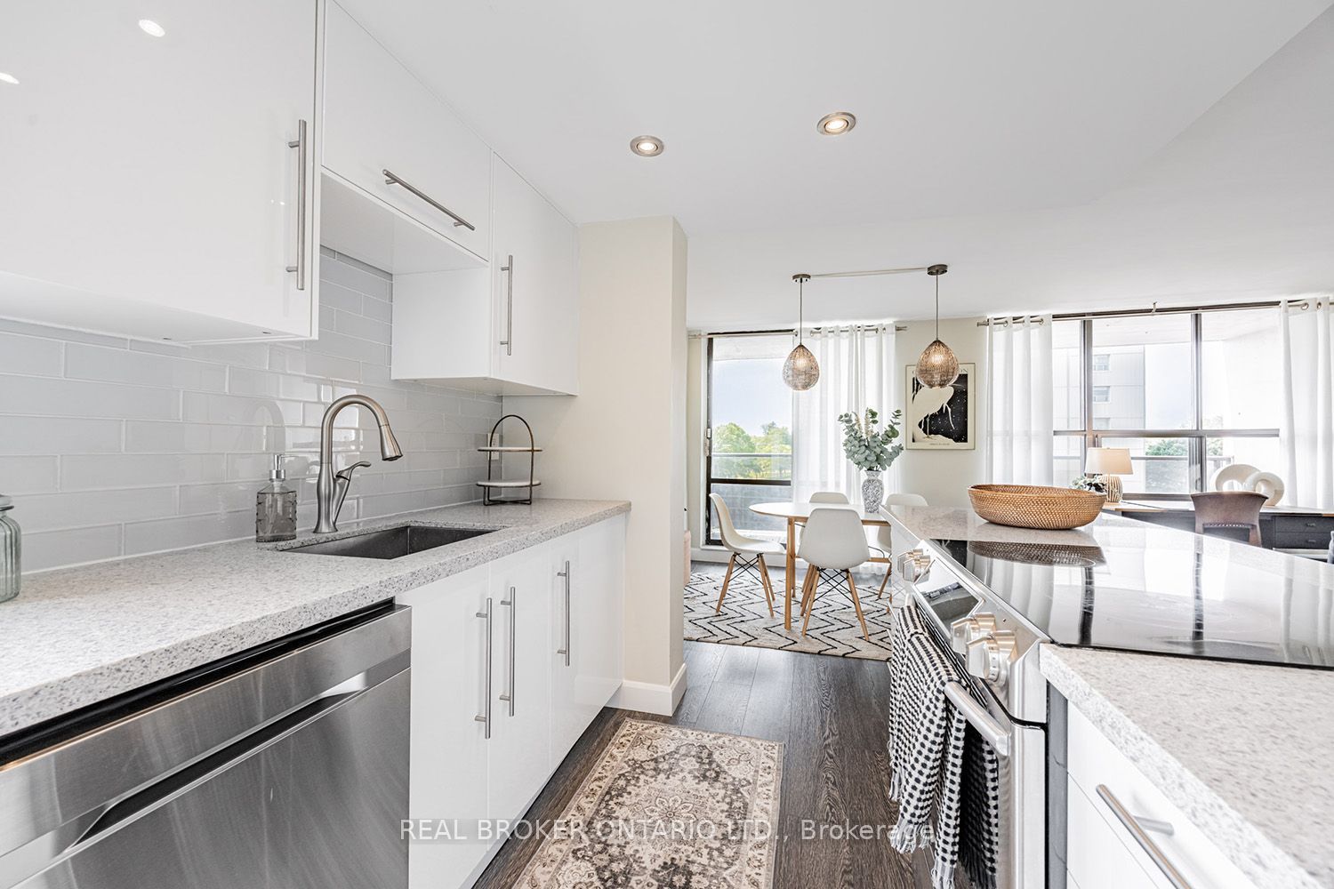 2721 Victoria Park Avenue, #506