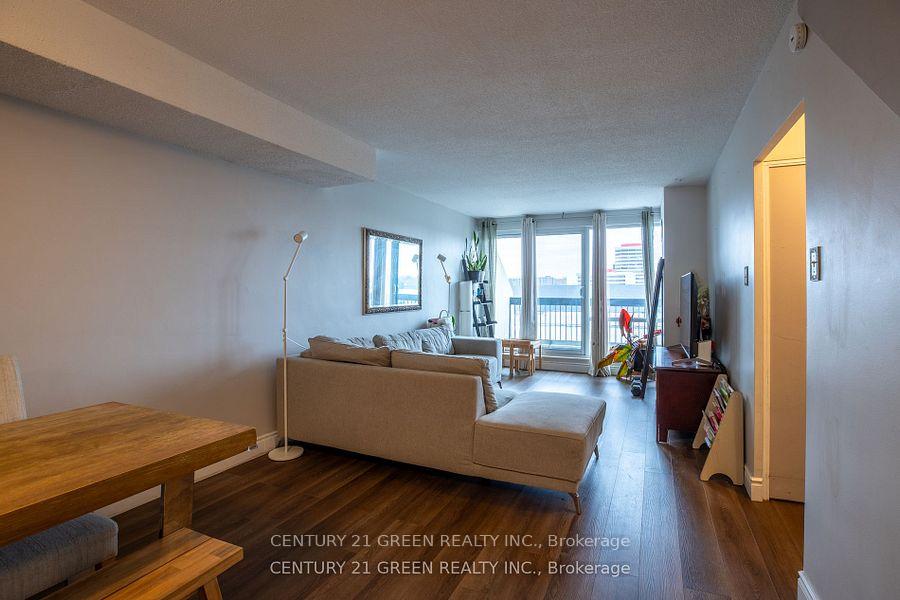 5 Bedrooms Condo at 366 The East Mall, Toronto For sale