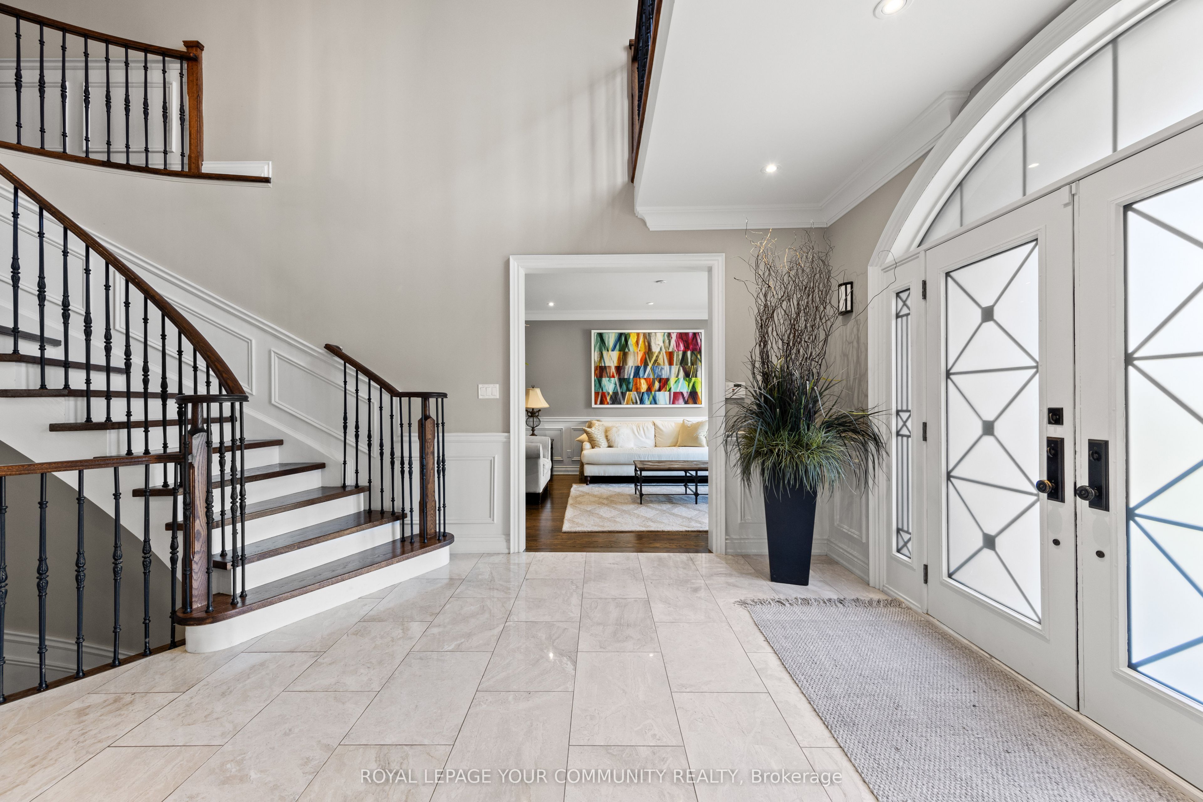 6 Magistrale Court, Richmond Hill, ON L4C 0H3