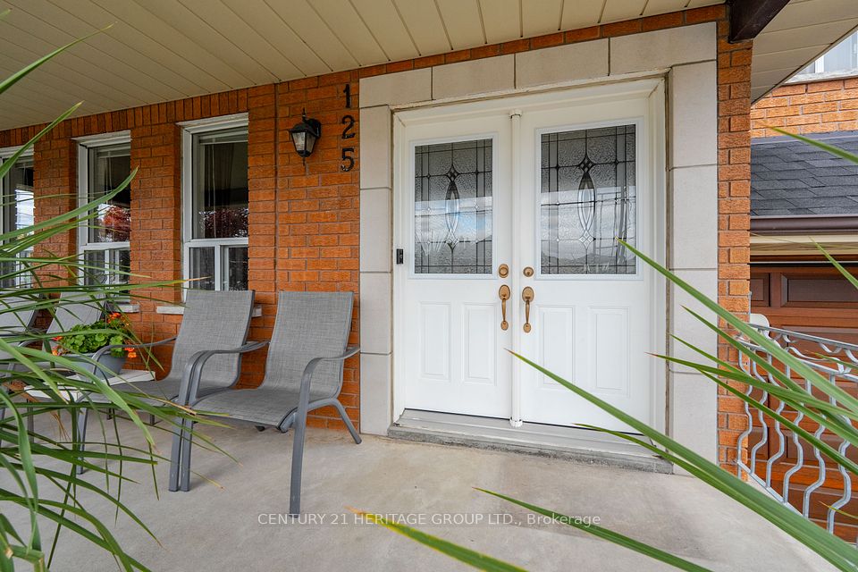 125 Anthony Road, Toronto, ON M3K 1B7
