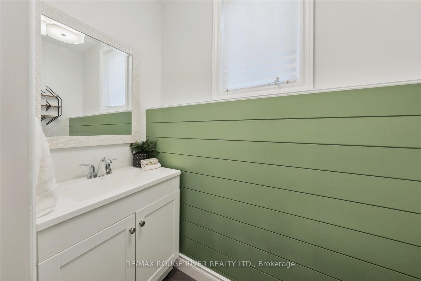 27 Zachary Place