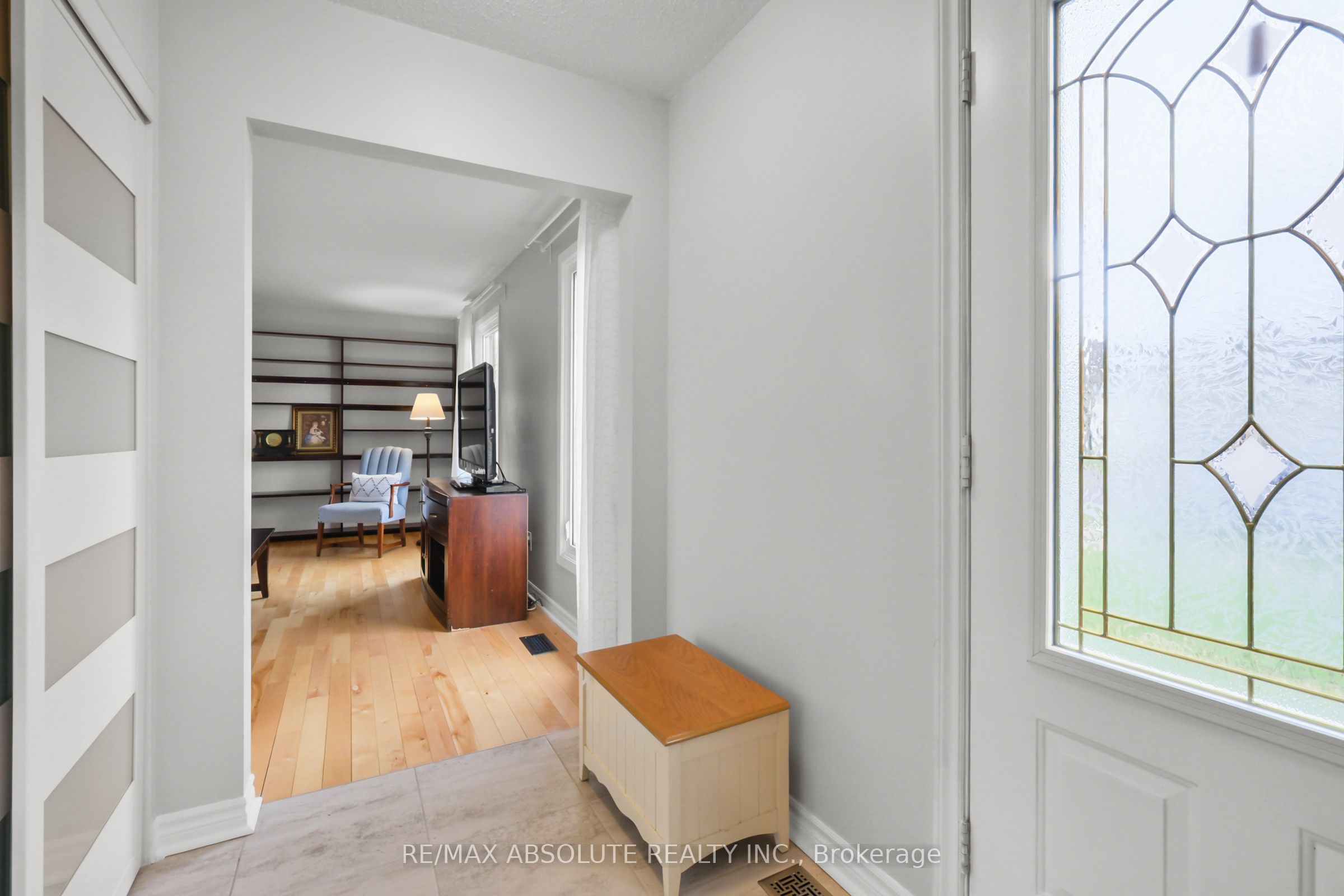 2342 Ogilvie Road, BeaconHillNorthSouthandArea, ON K1J 7N6