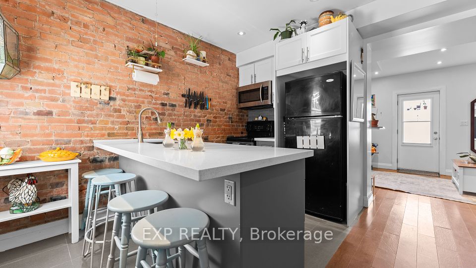 3224 Steeles