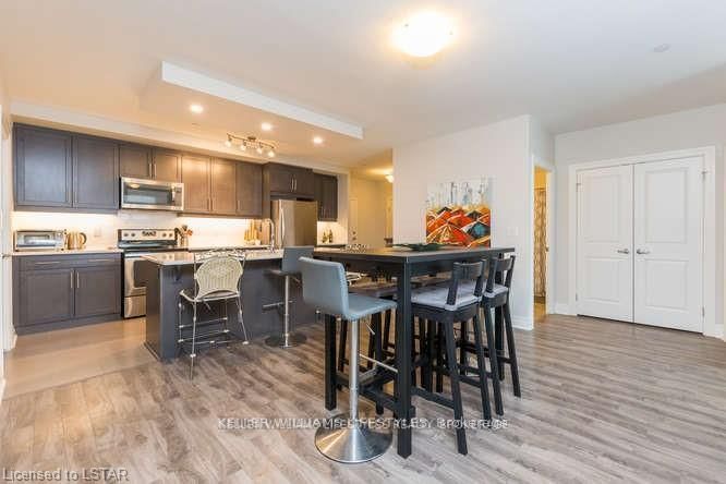 #707 - 260 Villagewalk Boulevard, London, ON N6G 0W6