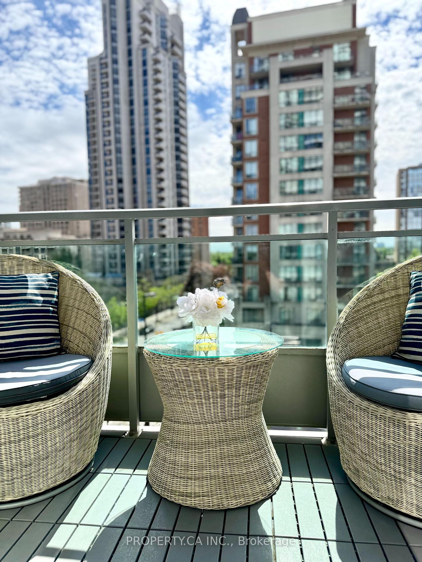 2 Bedrooms Condo at 60 Byng, Toronto For sale