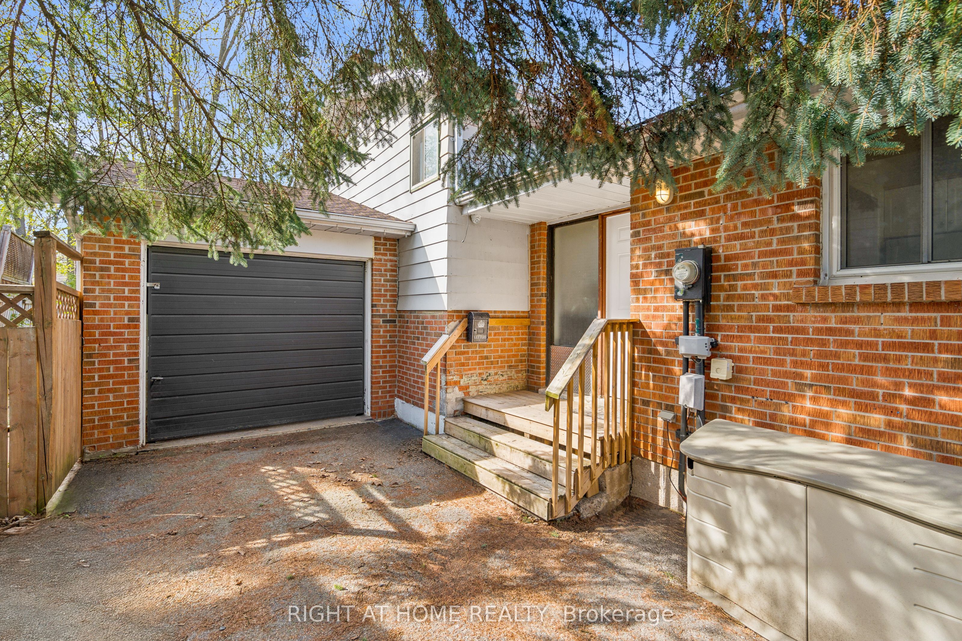 21 Ashdale Court