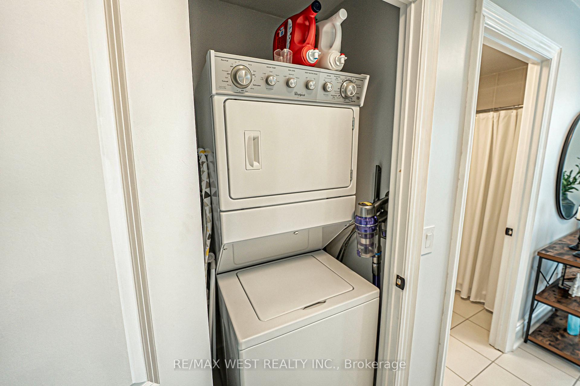 2 Bedrooms Condo at 2522 Keele, Toronto For sale