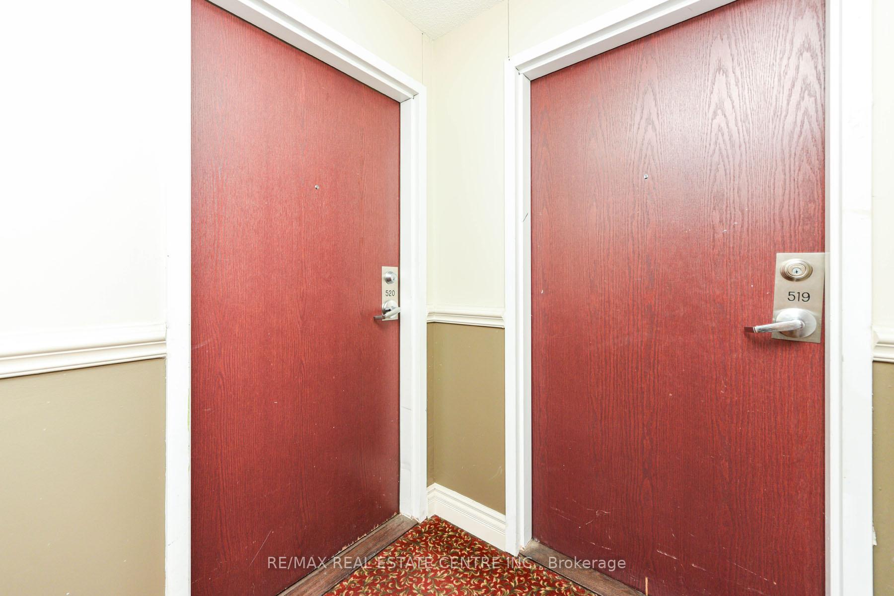 3 Bedrooms Condo at 7405 Goreway, Mississauga For sale