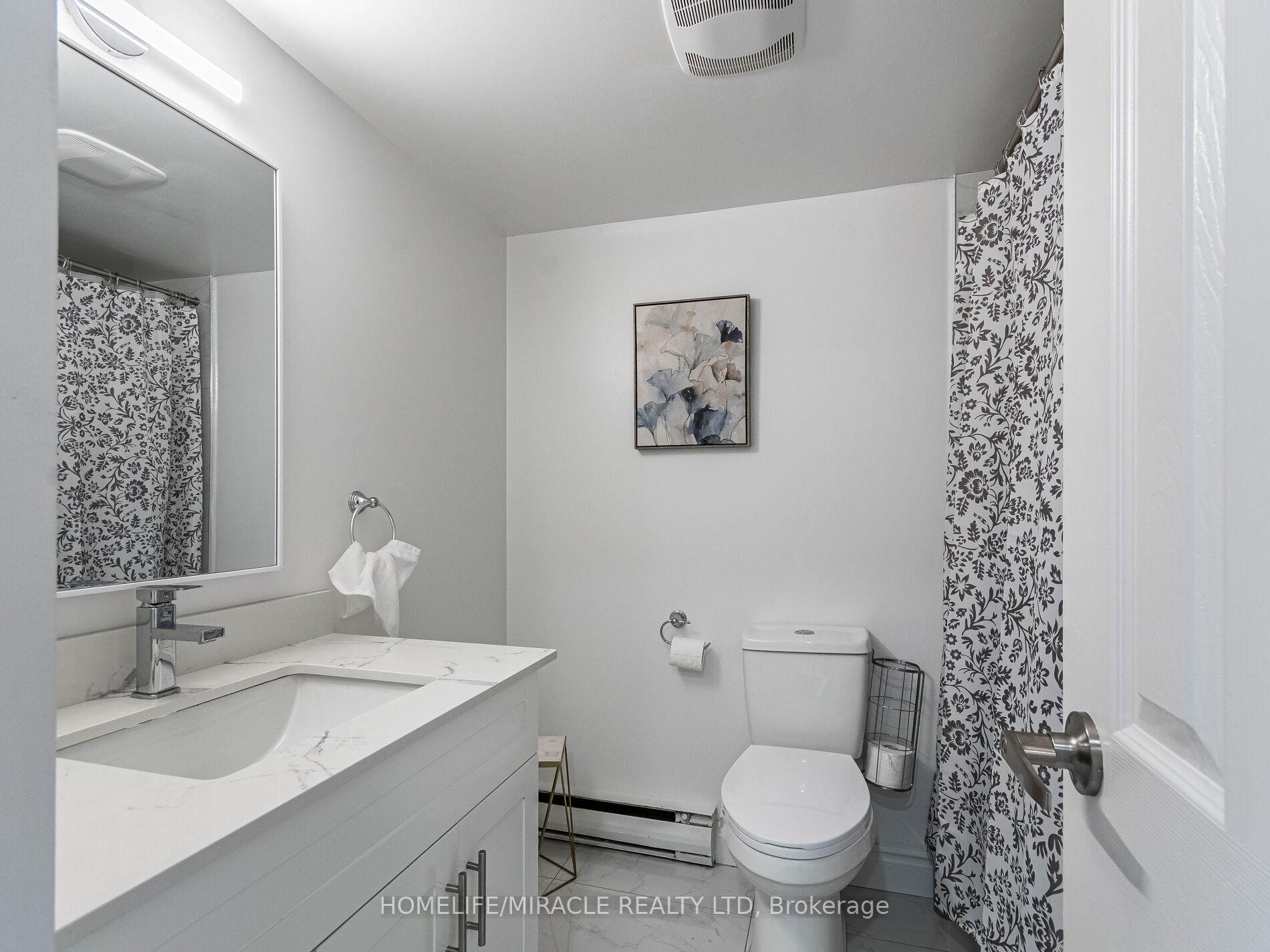 5 Bedrooms Condo at 180 Mississauga Valley, Mississauga For sale
