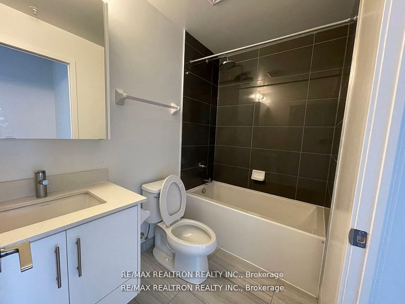 85 Oneida Crescent, #1401