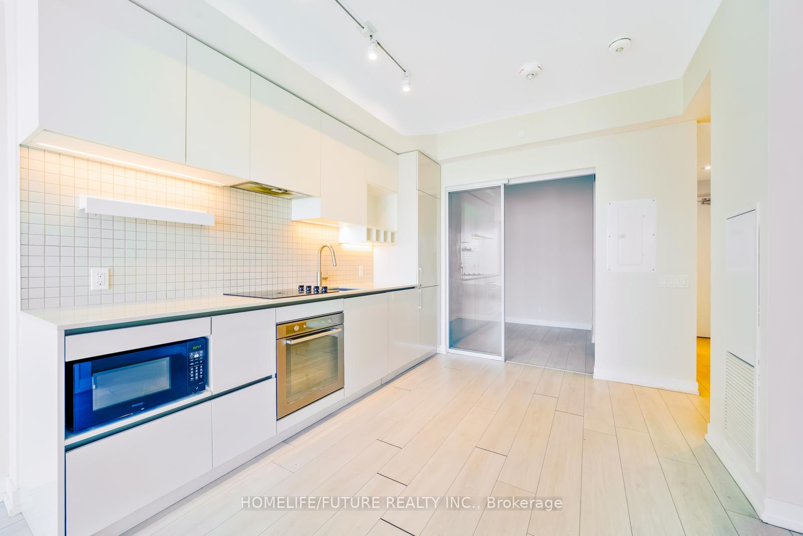 2 Bedrooms Condo at 898 Portage,  Vaughan For sale