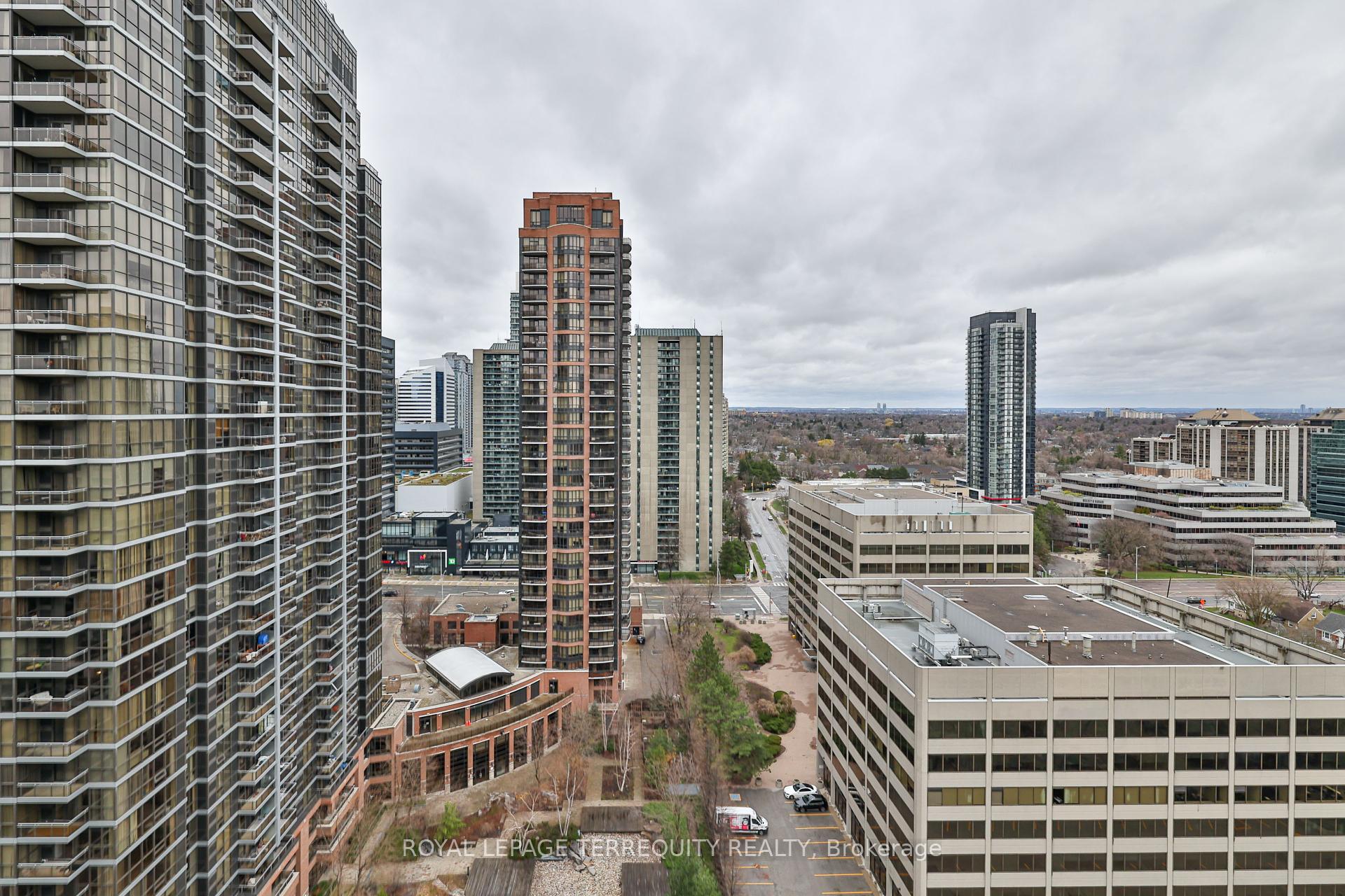 2 Bedrooms Condo at 35 Bales, Toronto For sale
