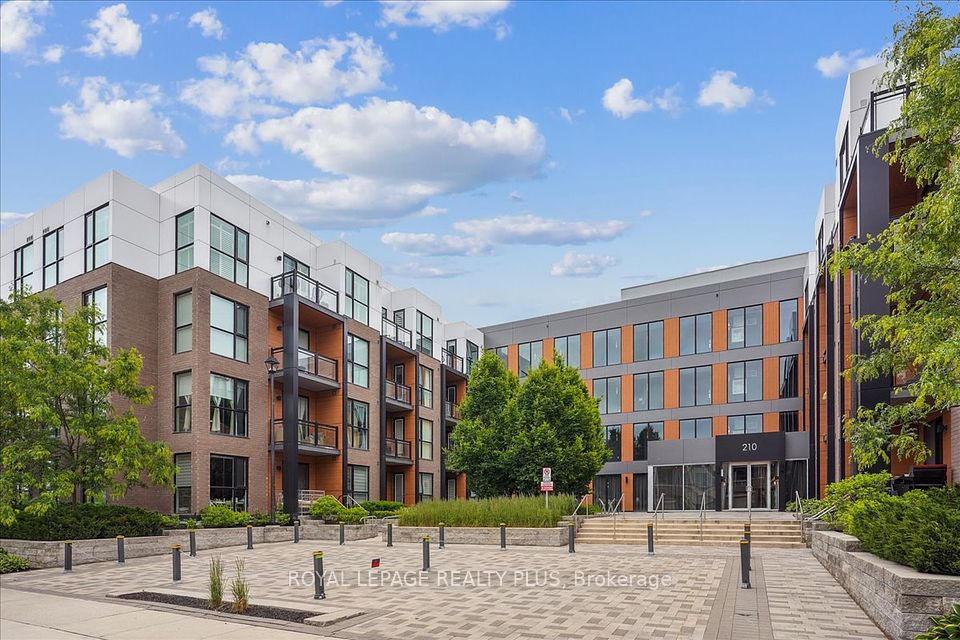 Property at #318 - 210 Sabina Drive, Oakville, ON L6H 7C3