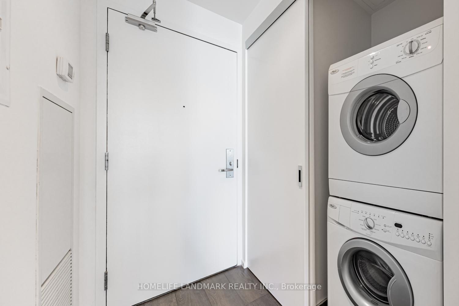 2 Bedrooms Condo at 8 Charlotte,  Toronto For sale