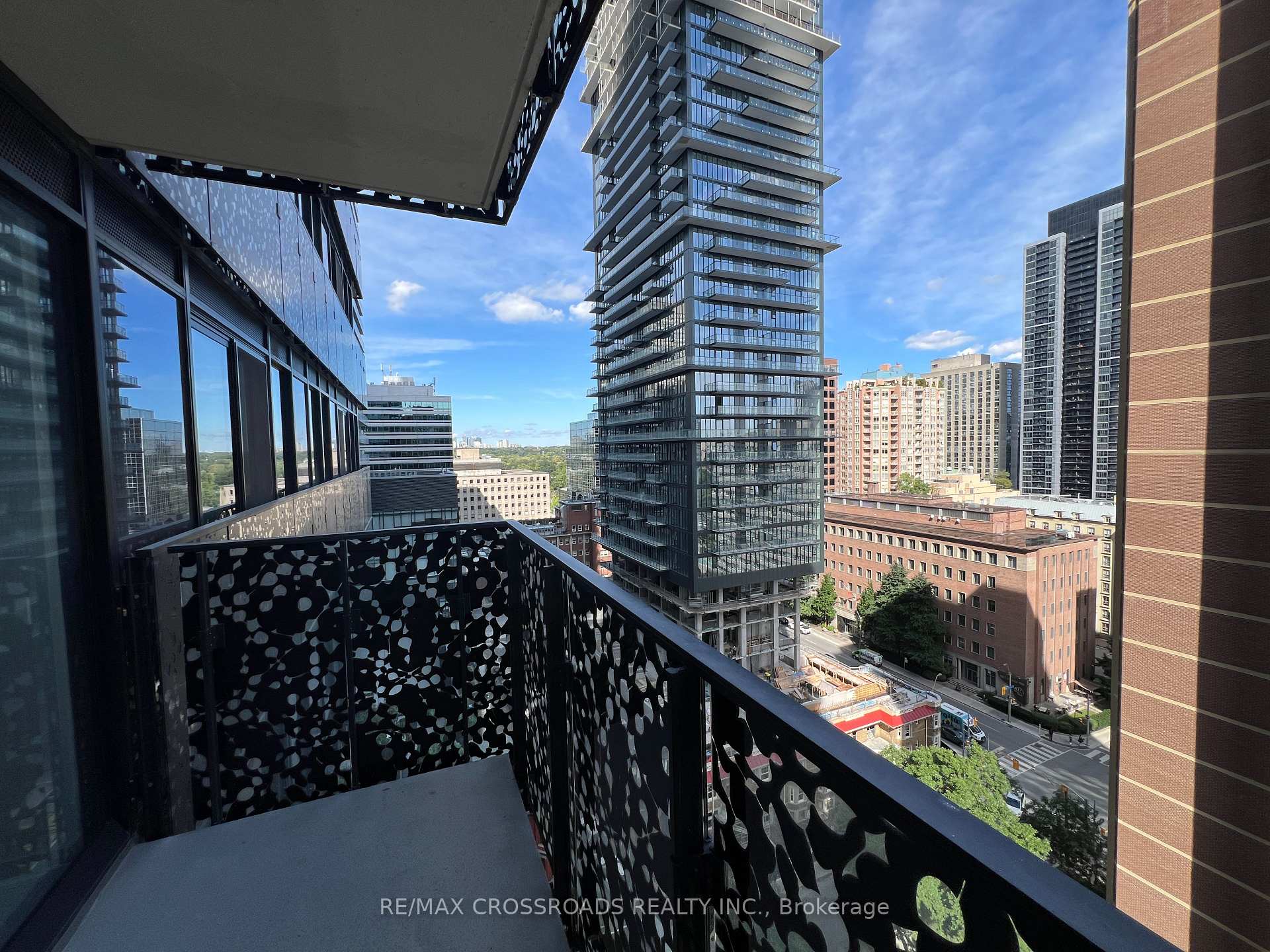 1 Bedroom Condo at 55 Charles,  Toronto For sale
