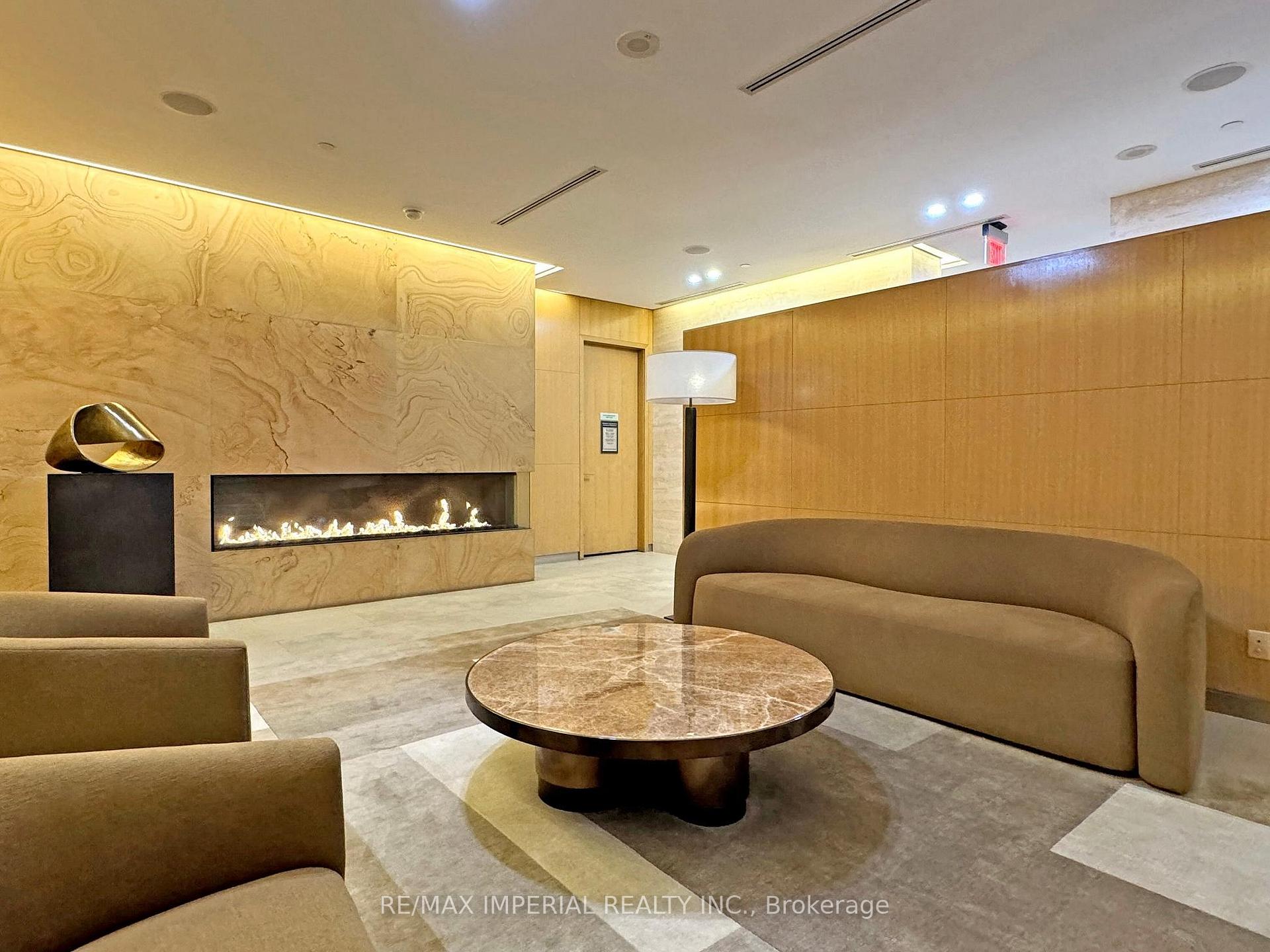 2 Bedrooms Condo at 25 Broadway, Toronto For sale