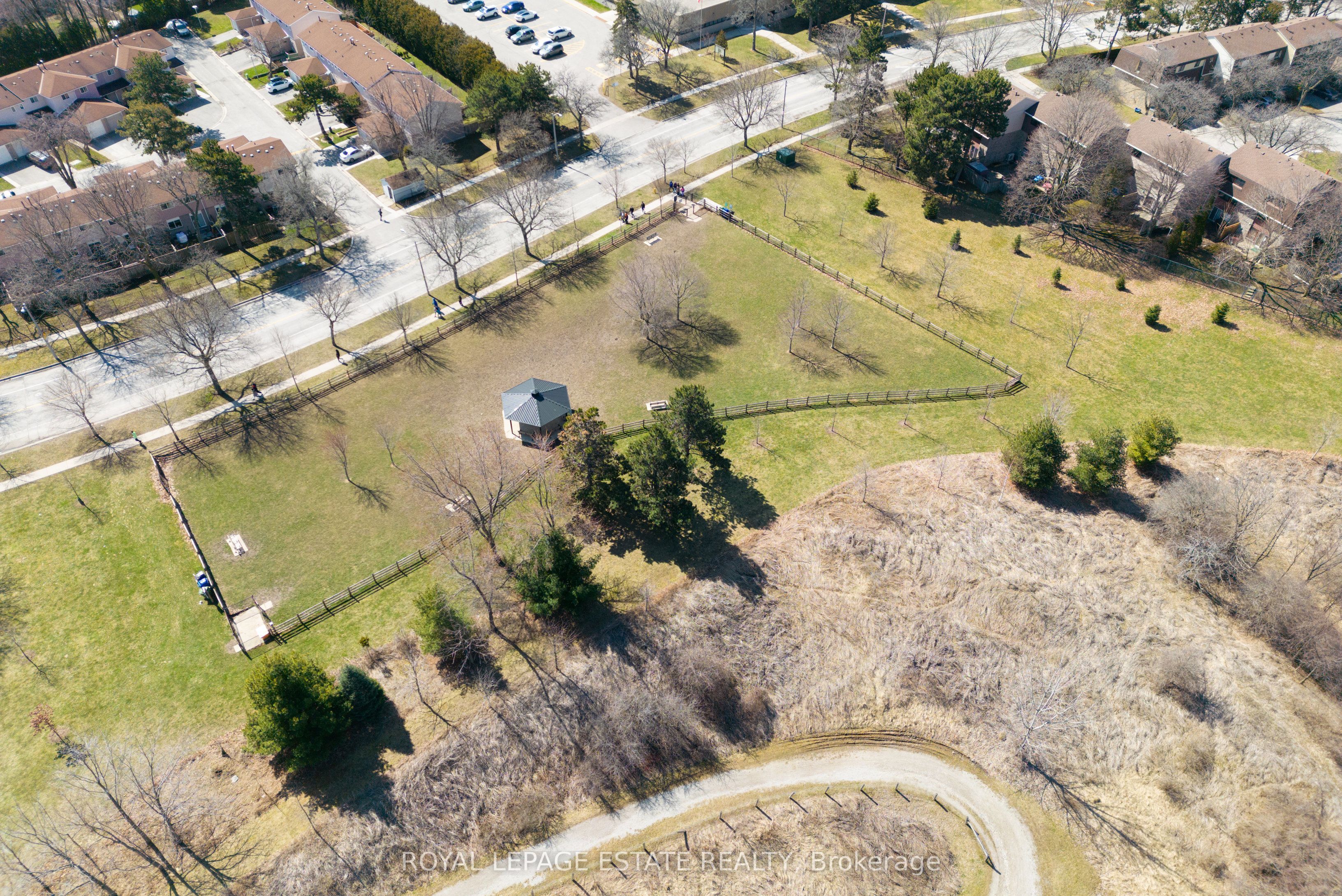 6 Curran Hall Crescent, Toronto E09 Morningside