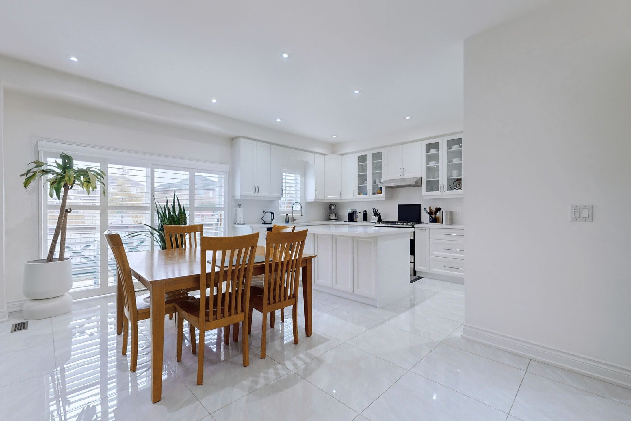 176 Kale Crescent Main