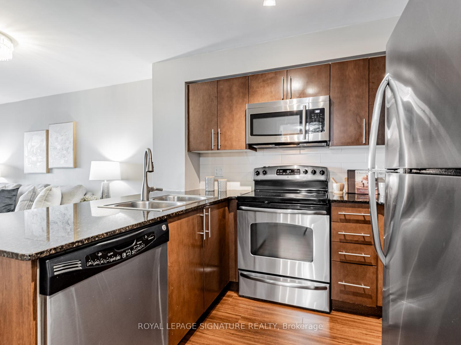 2 Bedrooms Condo at 2191 Yonge, Toronto For sale