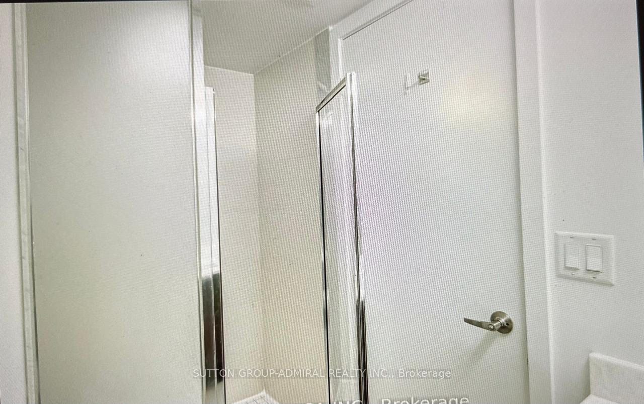58 Orchard View Boulevard, #907