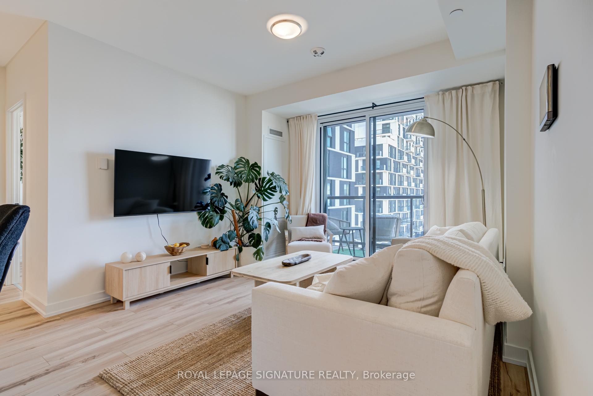 2 Bedrooms Condo at 335 Wheat Boom, Oakville For sale
