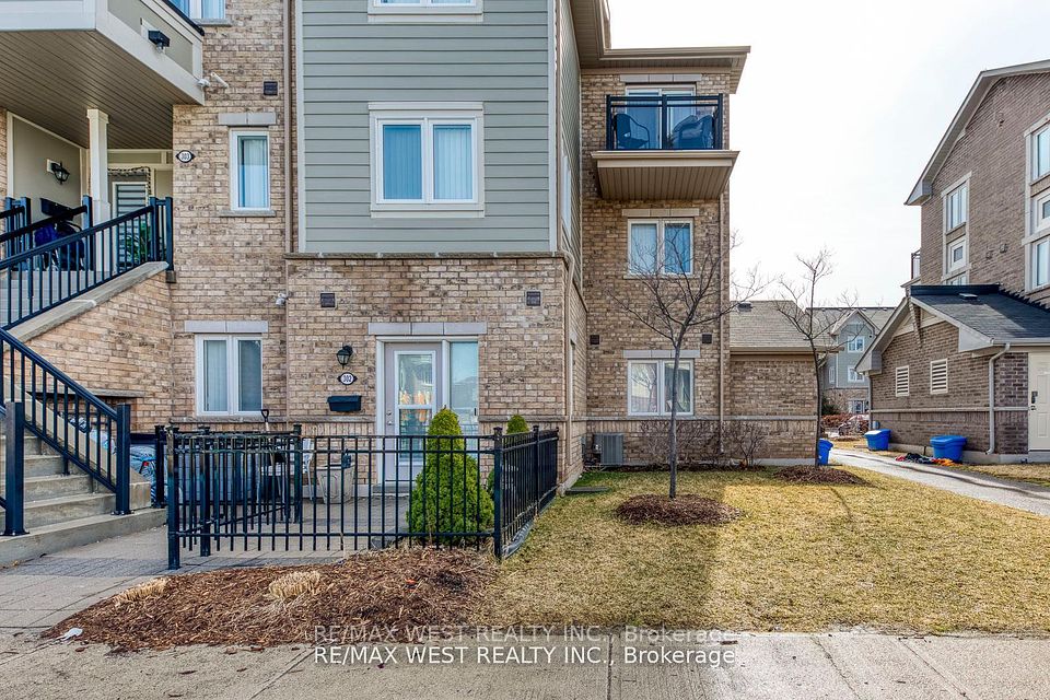 #302 - 250 Sunny Meadow Boulevard, Brampton, ON L6R 3Y6